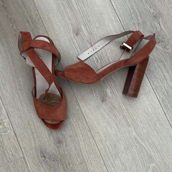 Kenneth Cole Heels - Picture 3 of 4